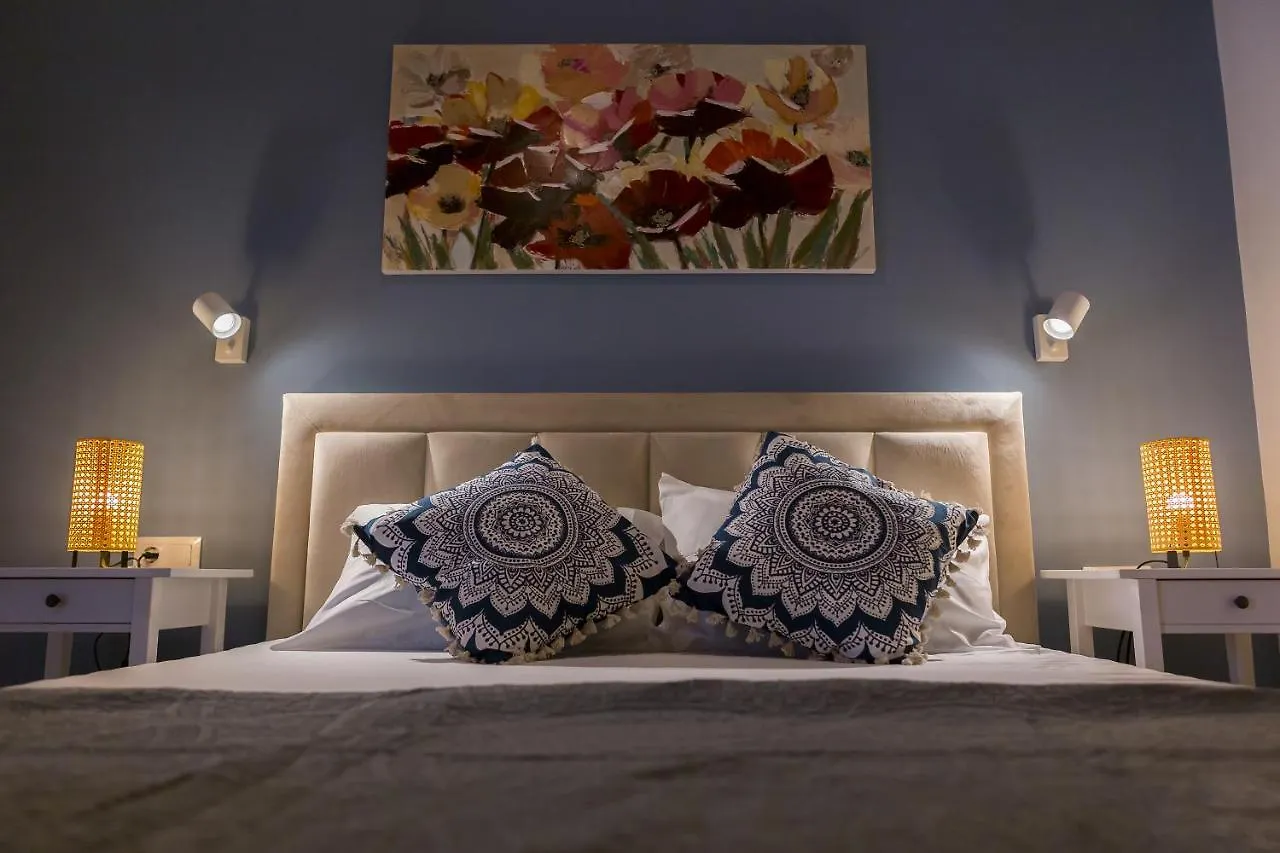 Maya Apartments Ханиоти Греция