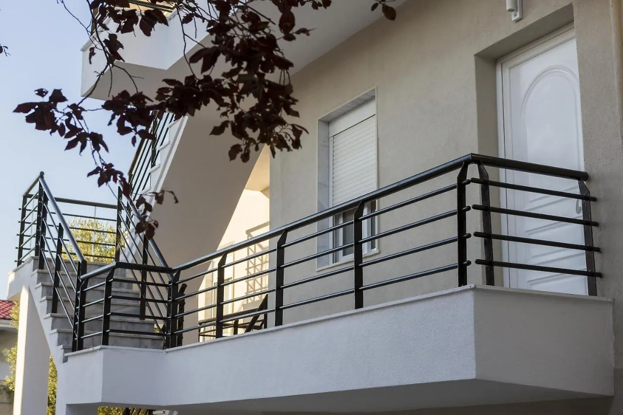 Maya Apartments Hanioti Greece