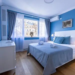 https://luxury-cosy-apartment-central-unirii-square-old-town.bucharesthotelsnow.com